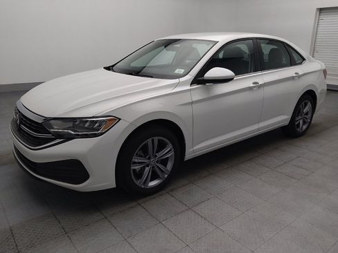 Used 2023 Volkswagen Jetta SE FWD image 2