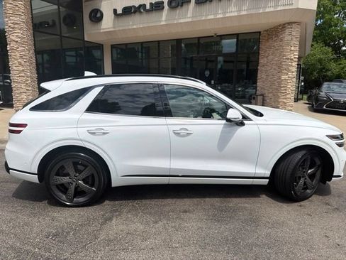 Used 2025 Genesis GV70 3.5T Sport w/ Sport Advanced Package AWD/4WD image 8