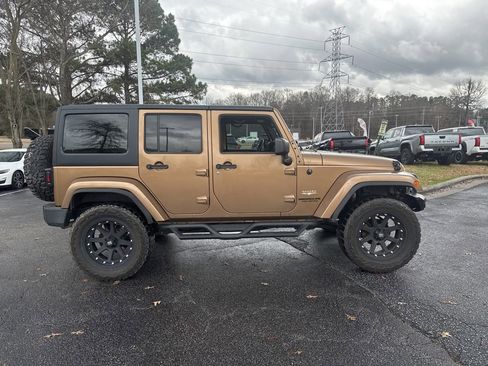 Used 2015 Jeep Wrangler Unlimited Sahara w/ Connectivity Group image 6