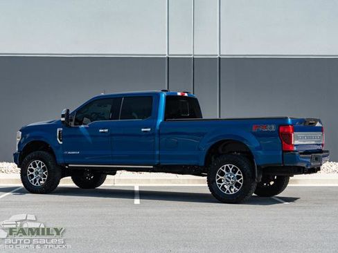 Used 2022 Ford F350 Platinum w/ FX4 Off-Road Package image 4