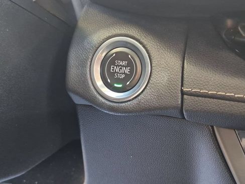 Certified 2021 Buick Envision Preferred FWD image 33