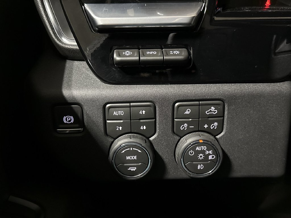 New 2026 Chevrolet Silverado 2500 High Country w/ High Country Premium Package AWD/4WD image 19