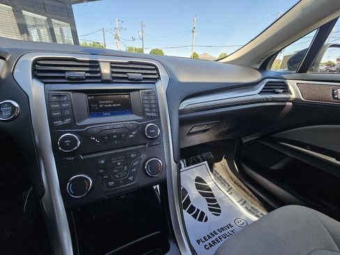 Used 2018 Ford Fusion S FWD image 30