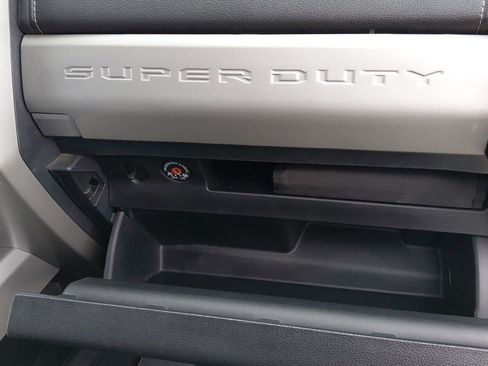 Used 2017 Ford F350 Lariat image 12