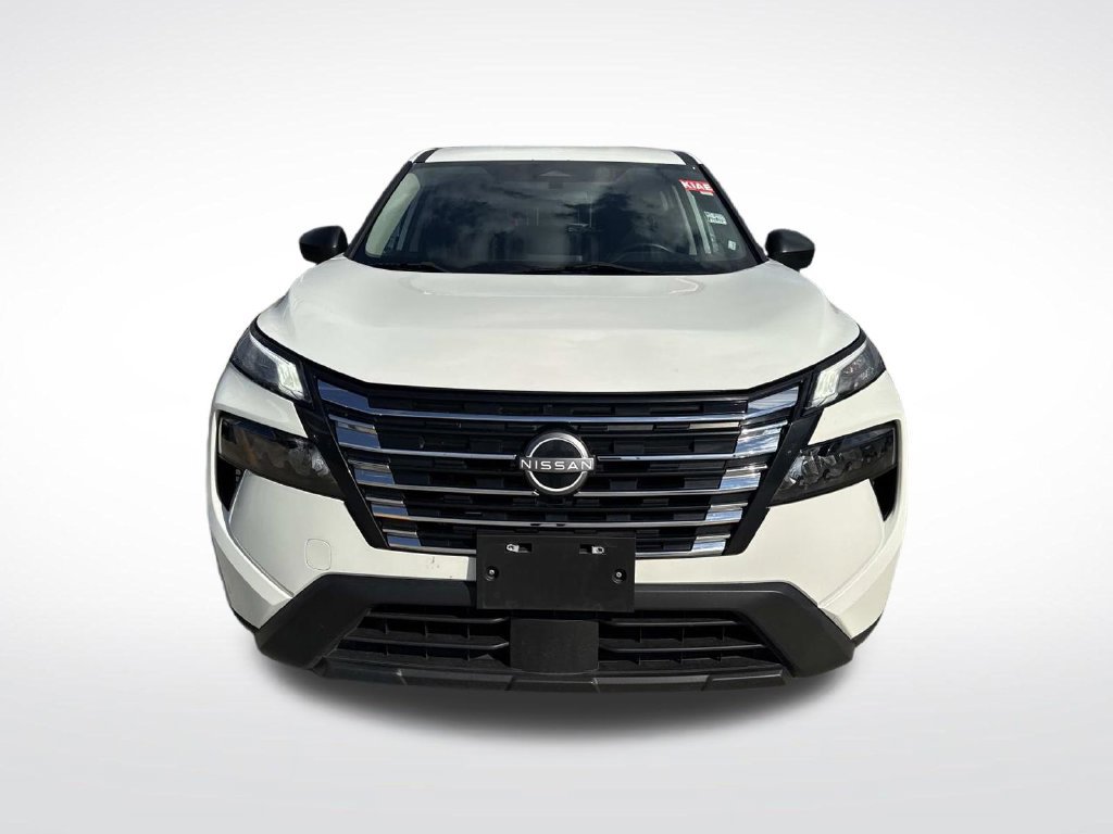 Used 2024 Nissan Rogue S FWD image 2