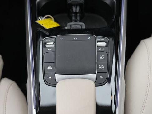 Used 2022 Mercedes-Benz GLB 250 4MATIC image 47