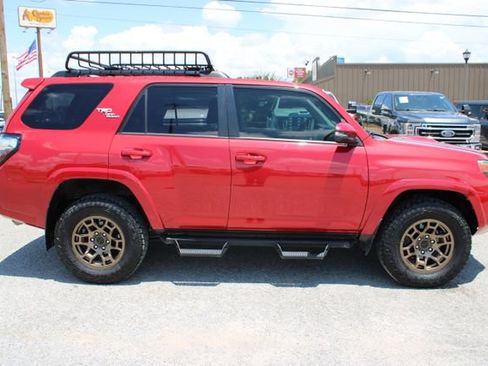 Used 2021 Toyota 4Runner TRD Off-Road Premium w/ Moonroof Package AWD/4WD image 4