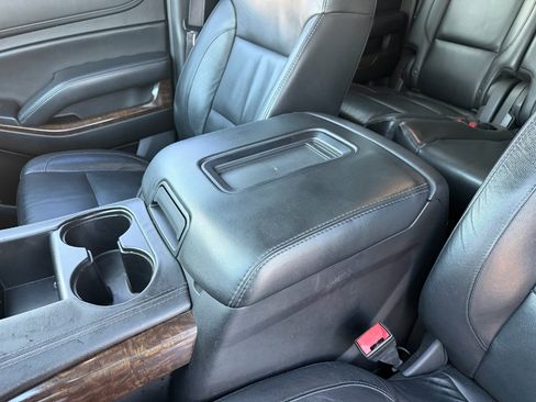 Used 2016 Chevrolet Suburban LT image 24