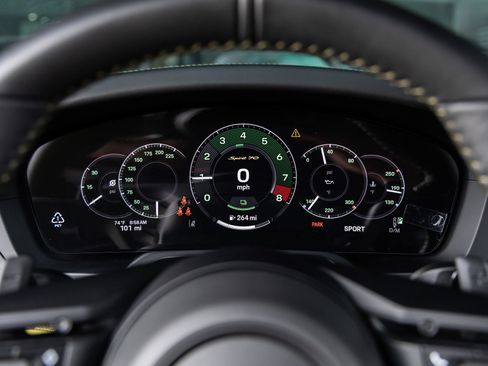 Certified 2026 Porsche 911 GTS RWD image 42