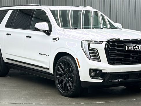 Used 2025 GMC Yukon XL Denali Ultimate image 7