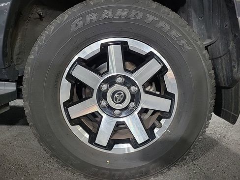 Used 2024 Toyota 4Runner TRD Off-Road image 18