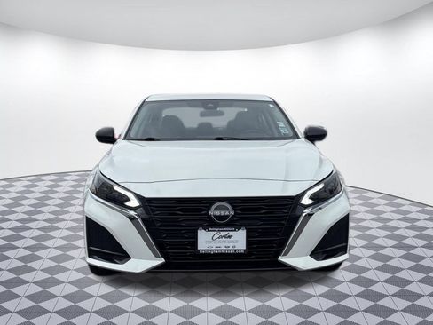 Used 2025 Nissan Altima 2.5 SV FWD image 2