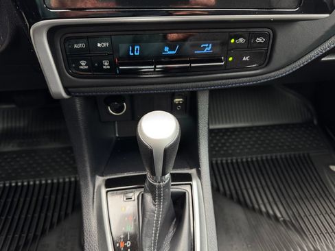 Used 2017 Toyota Corolla SE w/ Carpet Mat Package (TMS) FWD image 24