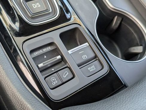 Used 2025 Honda Pilot Touring image 35