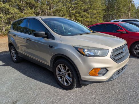 Used 2018 Ford Escape S image 1