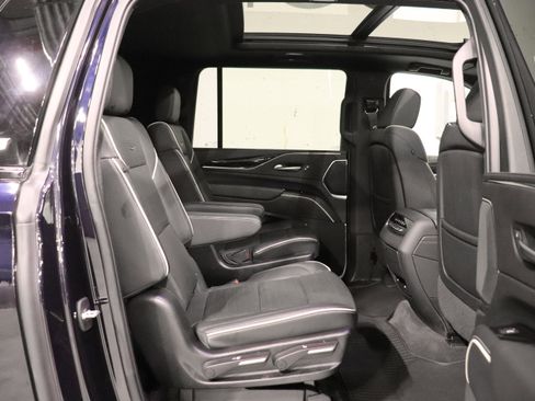 Certified 2023 Cadillac Escalade ESV Sport w/ LPO, ONYX Package AWD/4WD image 22