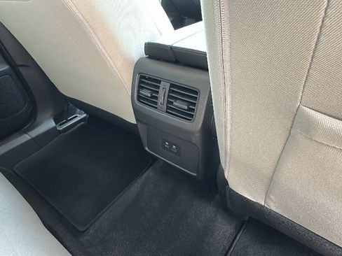 Used 2023 Nissan Rogue SV AWD/4WD image 24