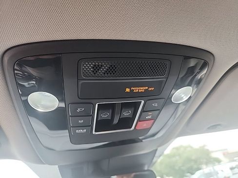 Certified 2024 Kia Carnival SX Prestige FWD image 24