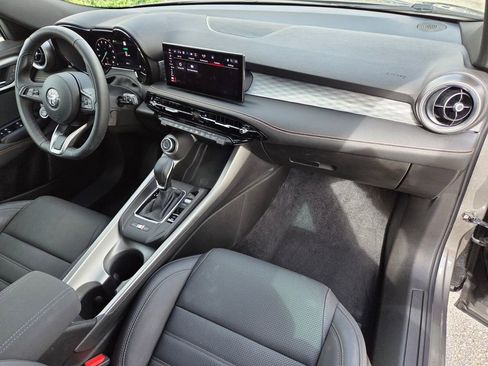 Used 2025 Alfa Romeo Tonale w/ Premium Package image 12