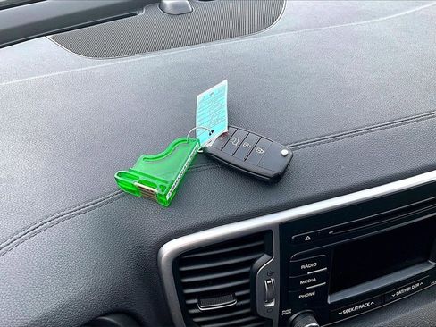 Used 2018 Kia Sportage LX image 10