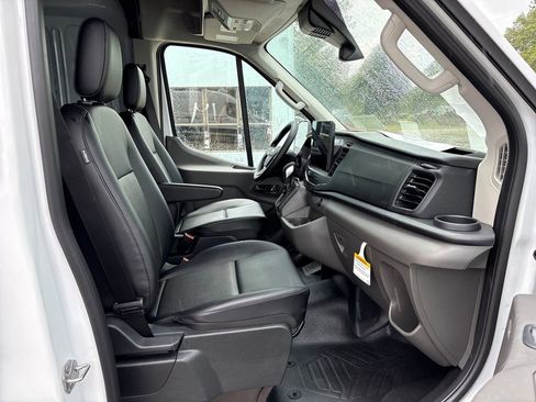 New 2026 Ford Transit 250 148 Medium Roof RWD image 5