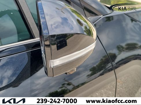 New 2026 Kia Sportage SX FWD image 8