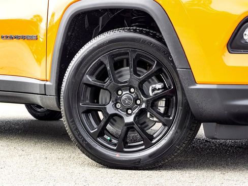 New 2026 Jeep Compass Latitude image 2