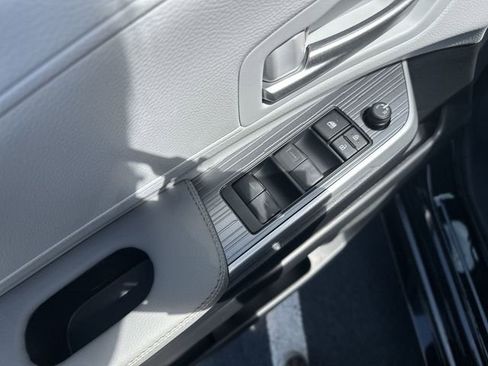 New 2026 Toyota Sienna XLE FWD image 17
