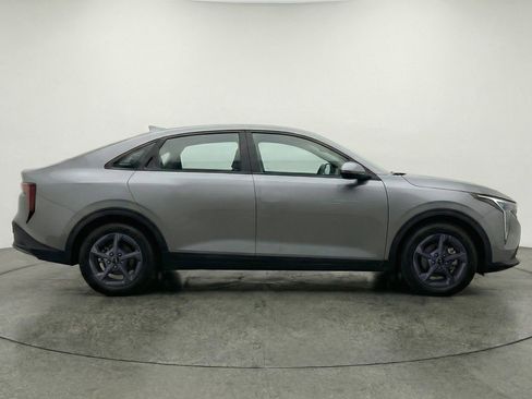 Used 2025 Kia K4 LXS image 11