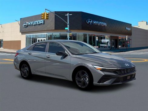 New 2026 Hyundai Elantra SEL Sport Premium FWD image 10