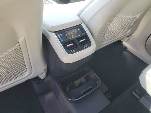 Used 2023 Volvo XC90 B6 Plus AWD/4WD image 33