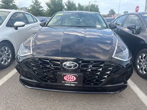 Used 2023 Hyundai Sonata Limited FWD image 2