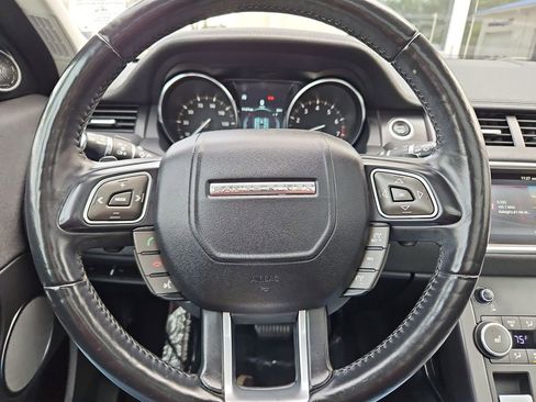 Used 2019 Land Rover Range Rover Evoque image 10