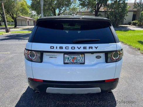 Used 2015 Land Rover Discovery Sport HSE Luxury image 14