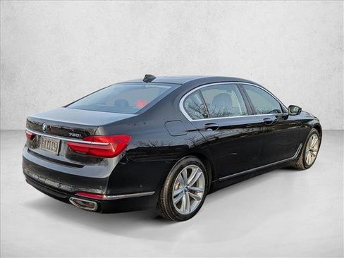 Used 2017 BMW 750i xDrive image 5