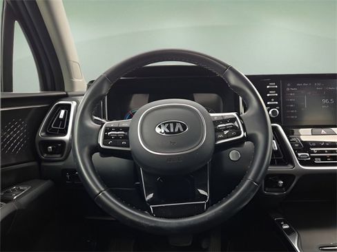 Used 2021 Kia Sorento S image 12