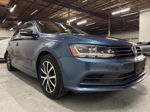 Used 2017 Volkswagen Jetta SE image 6
