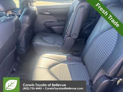 Used 2023 Toyota Highlander XSE image 12