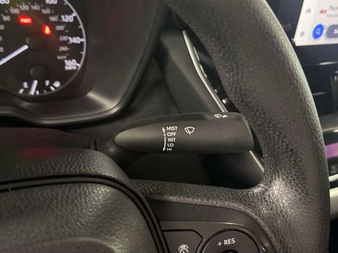 Used 2023 Toyota Corolla LE AWD/4WD image 18