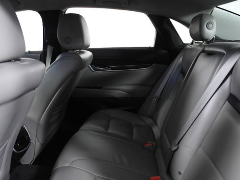 Used 2017 Cadillac XTS Luxury image 22