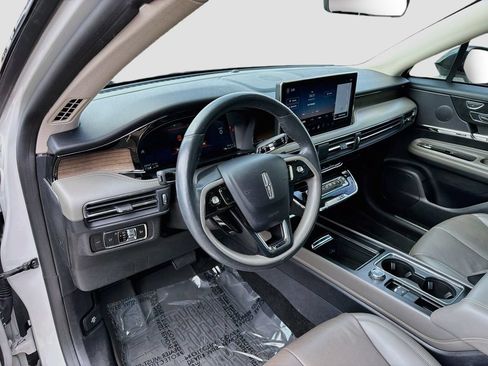 Used 2023 Lincoln Corsair Reserve w/ Equipment Group 201A AWD/4WD image 9