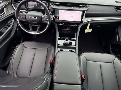 New 2026 Jeep Grand Cherokee Limited image 25