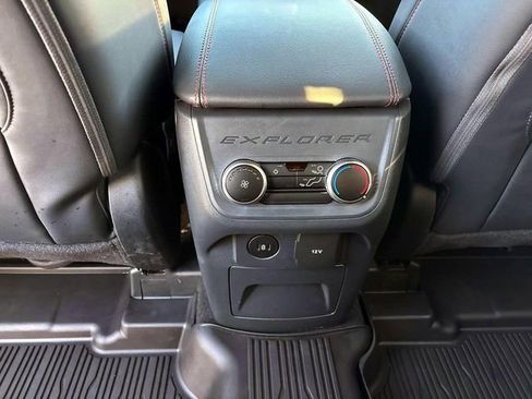 Used 2025 Ford Explorer ST-Line image 12