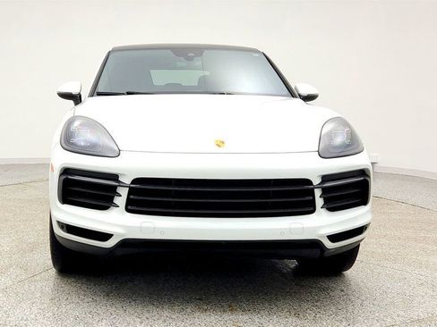 Used 2023 Porsche Cayenne Platinum Edition image 2