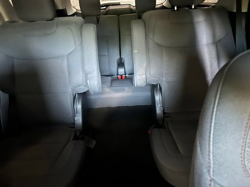Used 2025 Ford Explorer Active AWD/4WD image 20