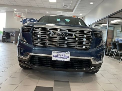 Used 2025 GMC Acadia Denali w/ Super Cruise Package AWD/4WD image 3