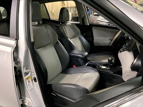 Used 2015 Toyota RAV4 Limited AWD/4WD image 9