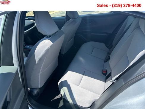 Used 2026 Toyota Prius LE FWD image 22
