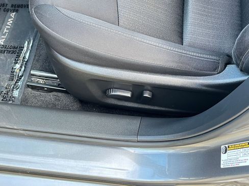 Used 2025 Nissan Altima 2.5 SV image 22