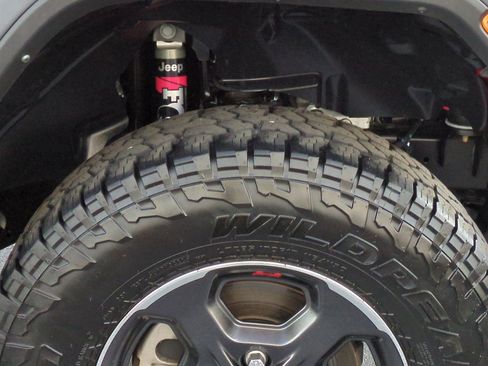 Used 2022 Jeep Gladiator Rubicon image 12